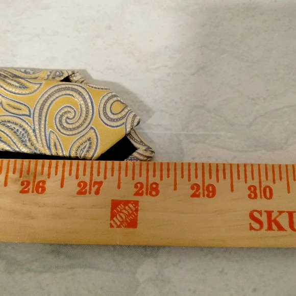 Hathaway Men’s Silk Necktie Tie Yellow Blue Paisley 3.5" x 56" GCU - Picture 8 of 9